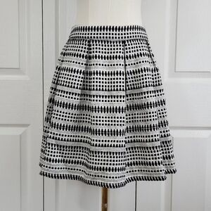 ♡ Black & White Patterned Skirt ♡